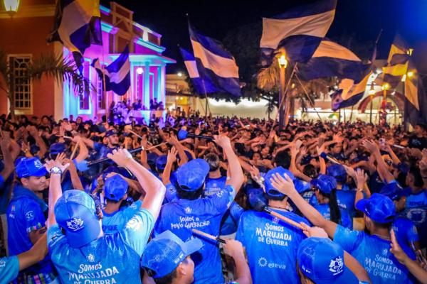 Boi Caprichoso agita Parintins com grande evento na Praça Eduardo Ribeiro