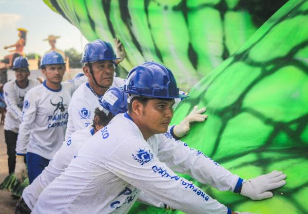 Boi Caprichoso inicia translado das alegorias para a concentração no Bumbódromo
