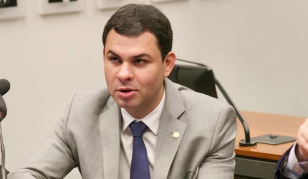 Saullo Vianna articula na Câmara e derruba PL que ameaçava competitividade da Zona Franca de Manaus