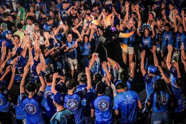 Emoção e euforia marcam segunda noite de ensaio técnico do Boi Caprichoso