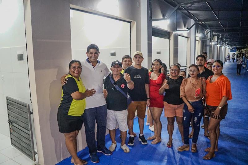 Prefeito Bi Garcia entrega 20 boxes para permissionários no novo Anfiteatro de Parintins