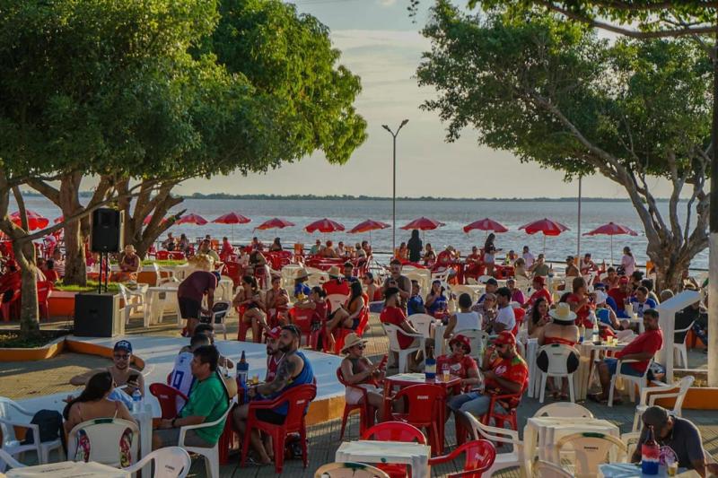 Com recursos próprios, Prefeitura de Parintins entrega mais dois trechos do muro de arrimo