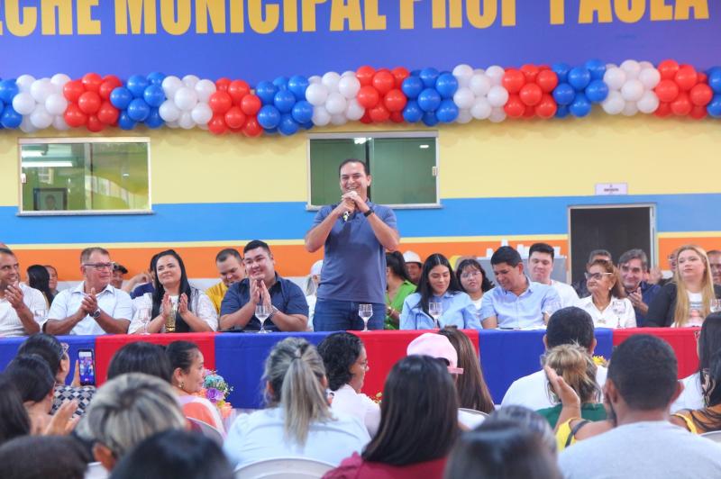 Mateus Assayag celebra inauguração da primeira creche de tempo integral de Parintins, resultado de sua indicação