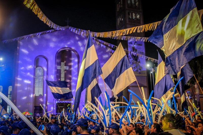 Boi Caprichoso celebra tricampeonato em noite de agradecimentos a Nossa Senhora do Carmo