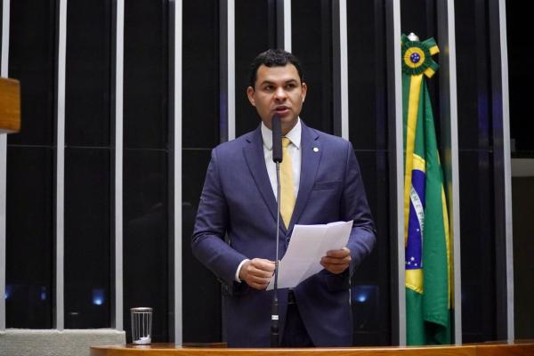 Saullo Vianna envia requerimentos a ministérios solicitando ações urgentes para mitigação dos efeitos da seca no Amazonas