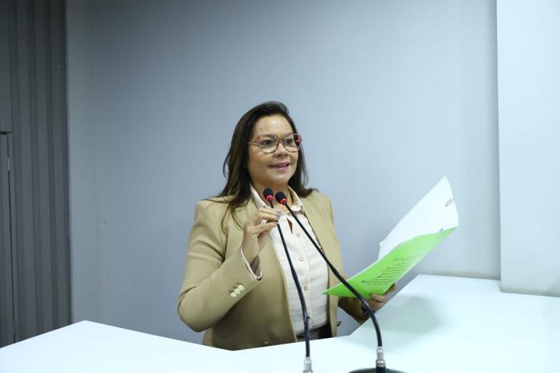 Projeto de Lei de Márcia Baranda propõe distribuição de fones antirruídos para pessoas com Transtorno do Espectro Autista