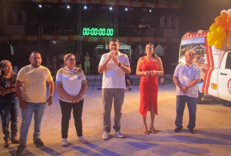 Bi Garcia entrega ambulância e anuncia novos investimentos para a comunidade do Mocambo