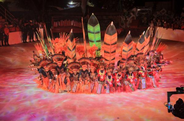 Espalha Emoção e Touro Branco encerram com chave de ouro o 19º Festival Folclórico do Mocambo