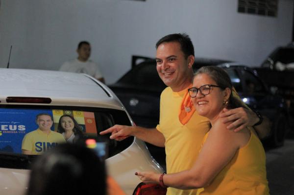 Mateus Assayag realiza adesivaço e inicia campanha para prefeito de Parintins