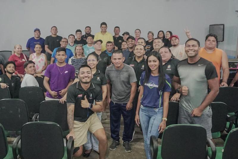 Parintins recebe curso de iniciação esportiva ao basquetebol para formação de atletas