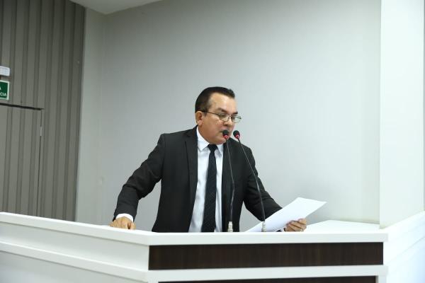 Massilon reitera pedido que seja feito a urbanização do Cemitério São José e a construção de um novo cemitério