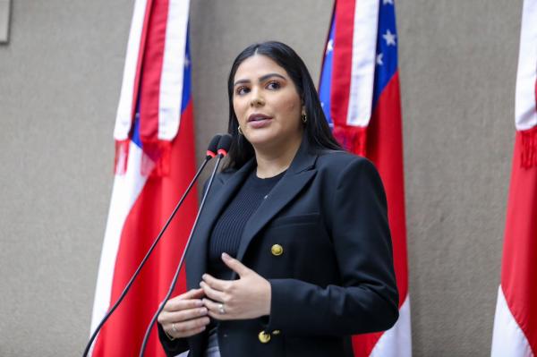 Deputada Mayra Dias solicita implementação da Lei de Consultoria Gratuita de Amamentação
