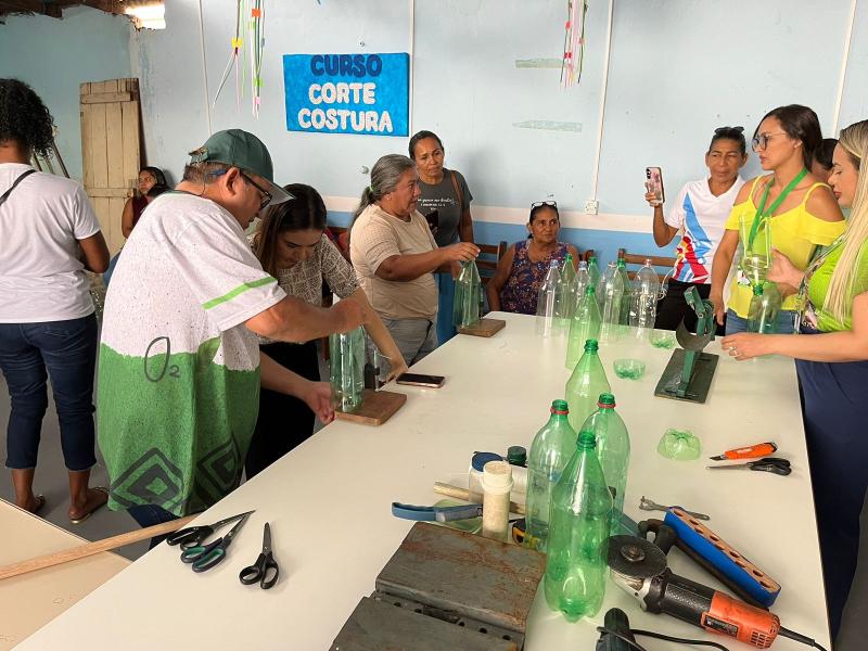 Oficina de Vassouras Ecológicas capacita Usuários do CRAS Paulo Corrêa 