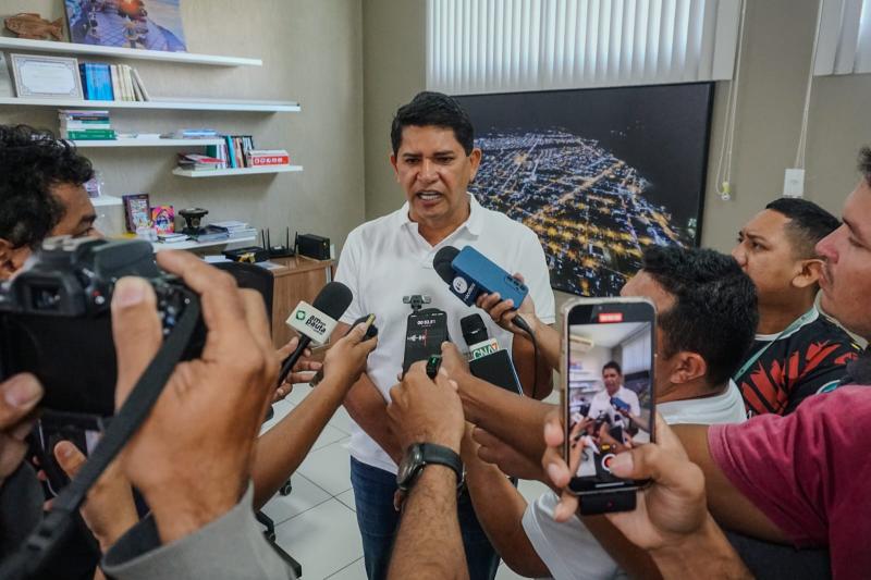 Prefeito de Parintins tacha governador do Amazonas de Maduro Lima