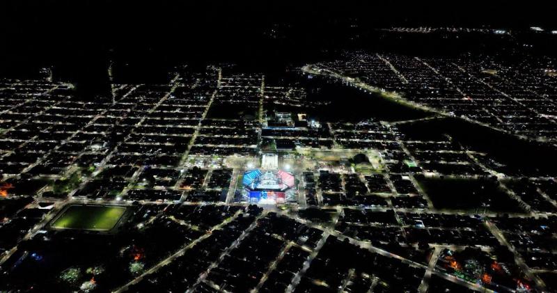 Governo do Amazonas beneficia mais de 96 mil moradores de Parintins com implantação de iluminação pública de LED