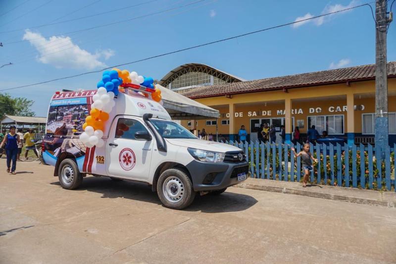 Atendendo ao pedido de Alex Garcia, Prefeitura de Parintins entrega ambulância para a comunidade Bom Socorro do Zé Açú