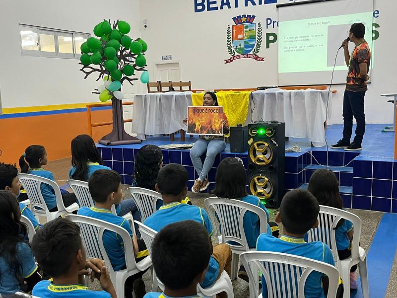 Educação Ambiental nas escolas aborda temas sobre queimadas, coleta seletiva e proteção de praias 