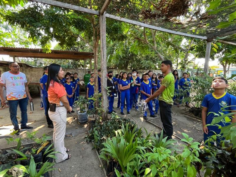 Alunos da escola Charles Garcia conhecem projetos desenvolvidos pela Sedema 