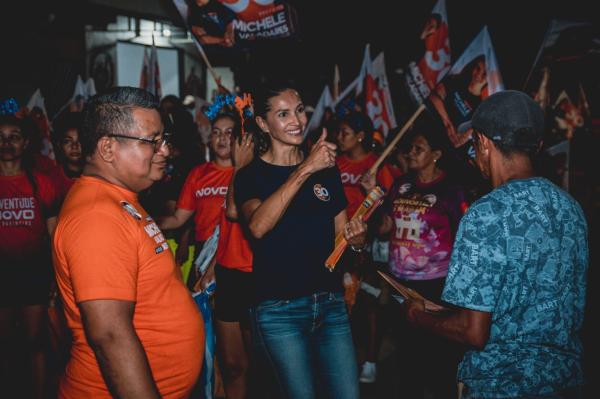 Michele Valadares reforça compromisso com a população e pede apoio para candidatos do Novo em reunião no bairro Palmares