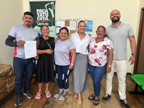 Prefeitura e Associação dos Moradores do Teixeirão assinam Termo de Compromisso de Preservação de Castanheiras