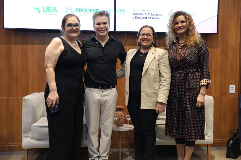 UEA e Secretaria de Educação realizam o lançamento de livros resultantes da especialização em Saberes e Práticas