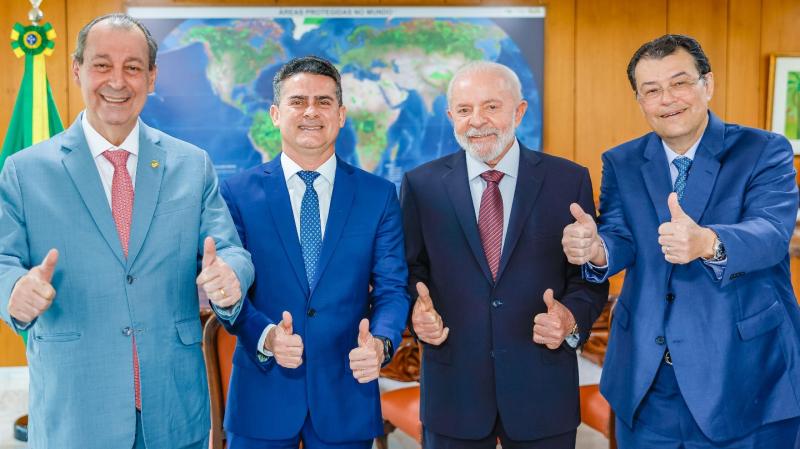 Em reunião com presidente Lula, senador Omar leva demandas de Manaus e do interior do Amazonas