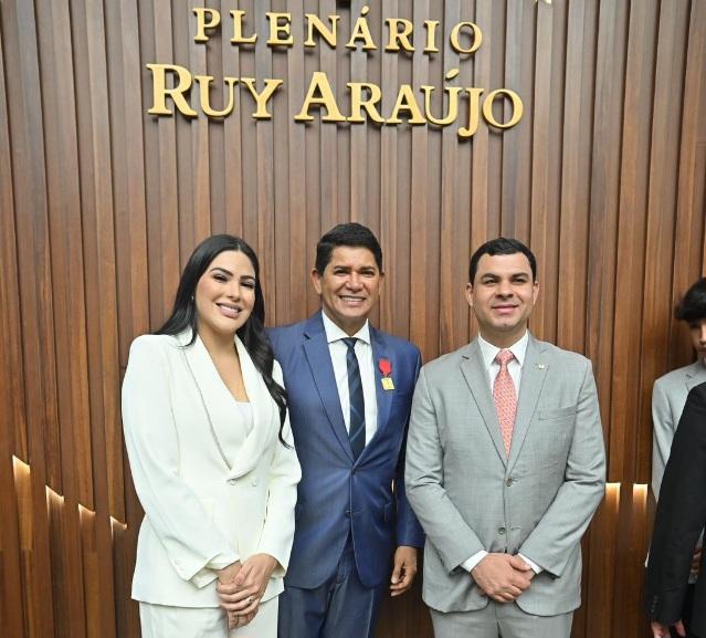 Proposta por Saullo Vianna, Bi Garcia recebe homenagem com Medalha Ruy Araújo na Aleam