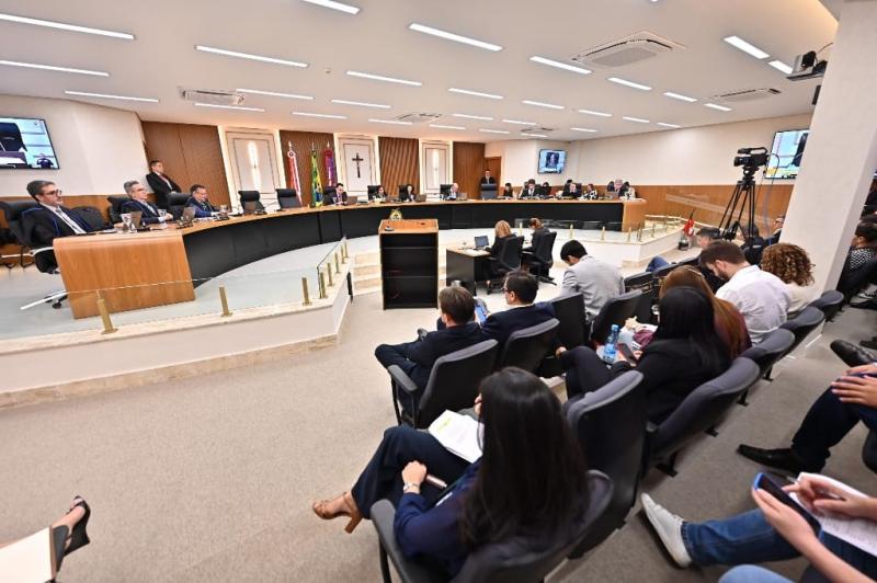 TCE-AM julga irregulares contas de ex-gestor da Câmara Municipal de Japurá e aplica multa de R$25 mil