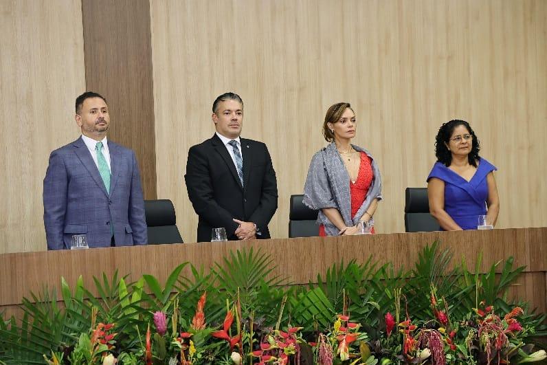 Conselheiro do TCE-AM prestigia cerimônia de entrega de medalha do Mérito Acadêmico na Esmam
