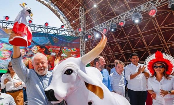 Presidente Lula é operado em São Paulo depois de hemorragia no cérebro