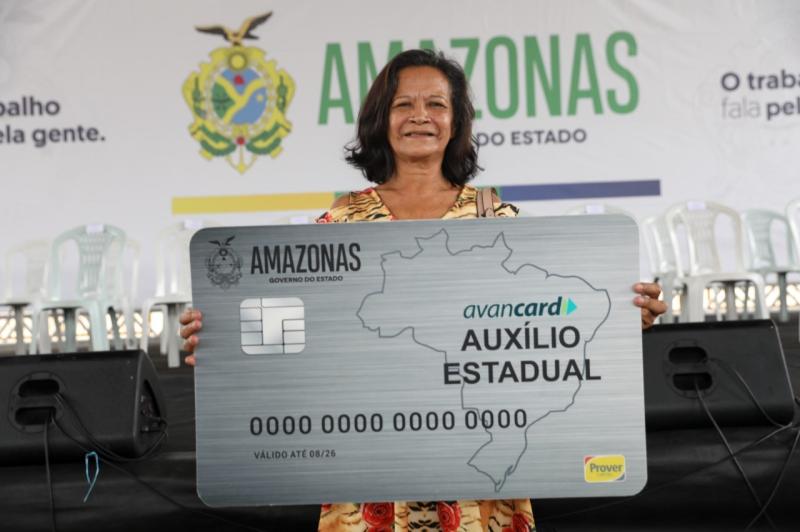 “Esse cartão veio na hora certa para manter a família”, afirma beneficiário do Auxílio Estadual