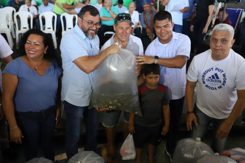 Governo do Amazonas beneficia mais de 1,7 mil piscicultores com entregas de alevinos e realizações de cursos e visitas técnicas