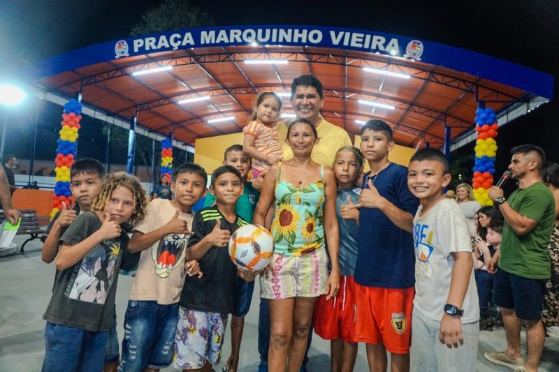 No último dia de mandato, Bi Garcia inaugura complexo esportivo e assina ordem de serviço para ginásio, em Parintins