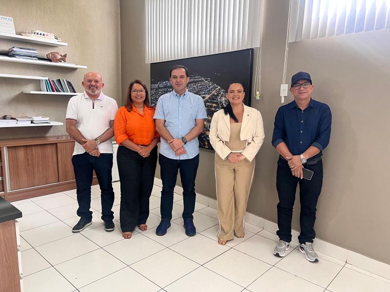 Mesa Diretora da Câmara e Prefeitura de Parintins reforçam parceria em encontro institucional