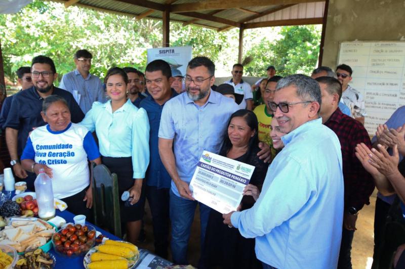 Governador Wilson Lima entrega três ramais pavimentados, beneficiando 800 famílias em Iranduba