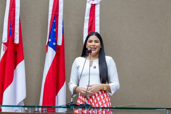 Lei de Mayra Dias cria diretrizes para combater cigarros eletrônicos nas escolas do Amazonas Lei de Mayra Dias cria diretrizes para combater cigarros eletrônicos nas escolas do Amazonas