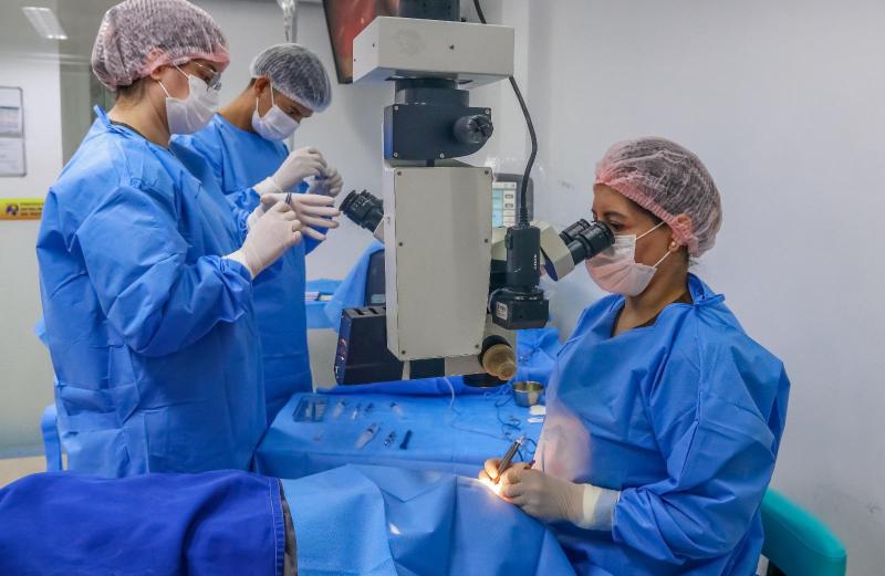 ‘Mais de 12,8 mil pessoas já foram beneficiadas com cirurgia de catarata na rede pública do Estado, em menos de um ano