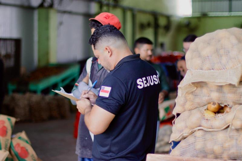 Governo do Amazonas averigua denúncia de migrantes em trabalho análogo à escravidão