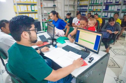 Prefeitura de Parintins alerta 4 mil famílias para atualizar CadÚnico e evitar bloqueio do Bolsa Família