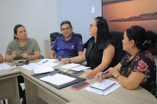 Parintins fortalece fiscalização ambiental e anuncia medidas para controle de animais soltos nas ruas