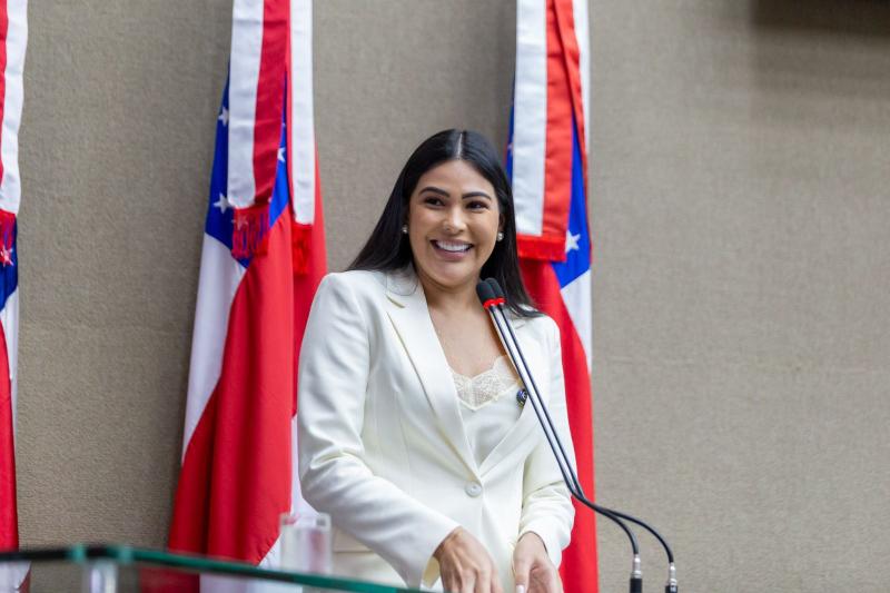 Amazonas amplia inclusão com Libras nas propagandas institucionais com lei de Mayra Dias