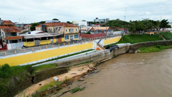 Prefeitura de Parintins intensifica monitoramento da orla para conter desbarrancamento