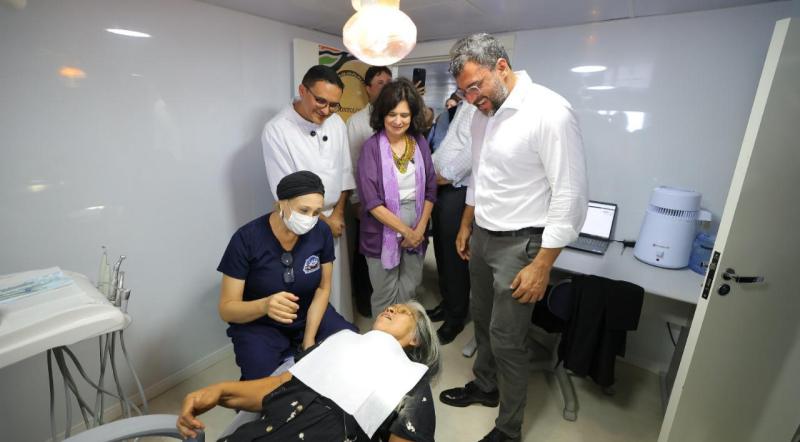 Governador Wilson Lima apresenta Barco Hospital São João XXIII a ministra da Saúde e destaca mais de 5,5 mil atendimentos em ações