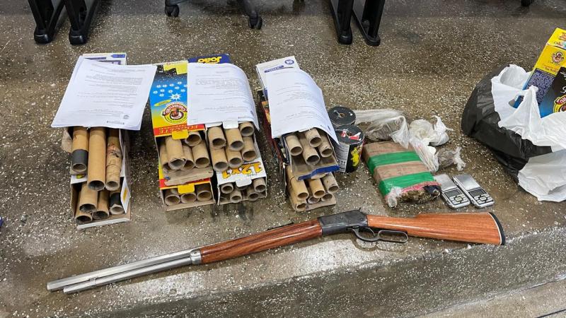 Forças de Segurança prendem 51 pessoas e apreendem adolescentes por apologia ao crime durante queima de fogos