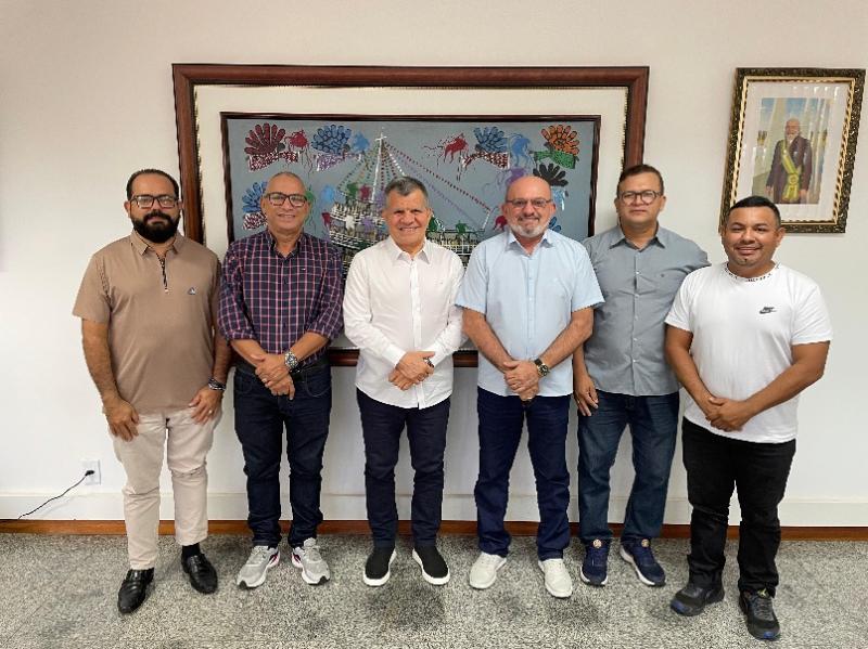 Presidente Cabo Linhares discute com a Suframa a modernização do prédio da Câmara