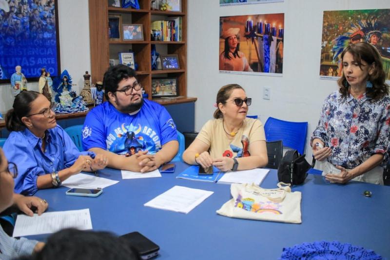 Caprichoso e Sebrae dialogam sobre artesanato sustentável e oportunidades para artistas locais