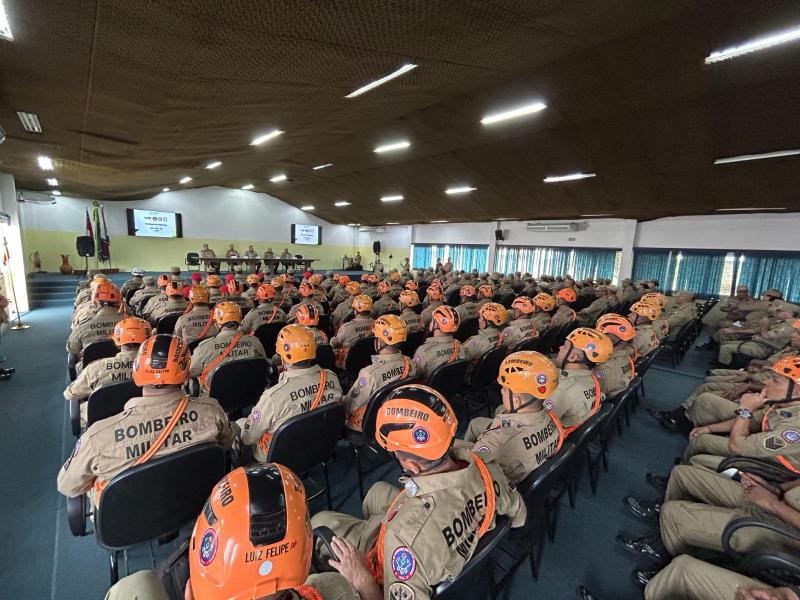 Militares do Corpo de Bombeiros do Amazonas iniciam formação para cursos de capacitação