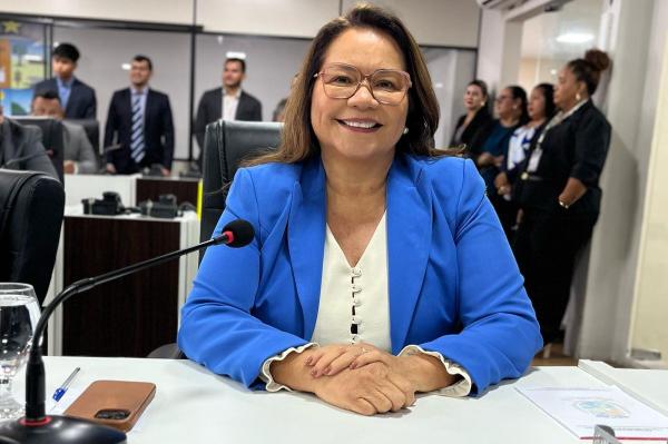 Márcia Baranda assume Procuradoria da Mulher e lidera Comissões na Câmara de Parintins