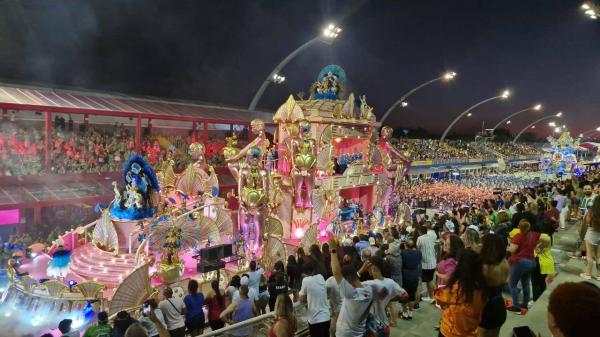 Rosas de Ouro é campeã do carnaval das escolas de samba de São Paulo Rosas de Ouro é campeã do carnaval das escolas de samba de São Paulo