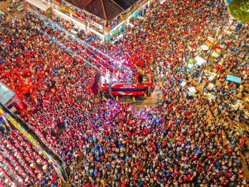 Mais de 30 mil pessoas lotam CarnaBoi em Parintins, com festa de Caprichoso e Garantido